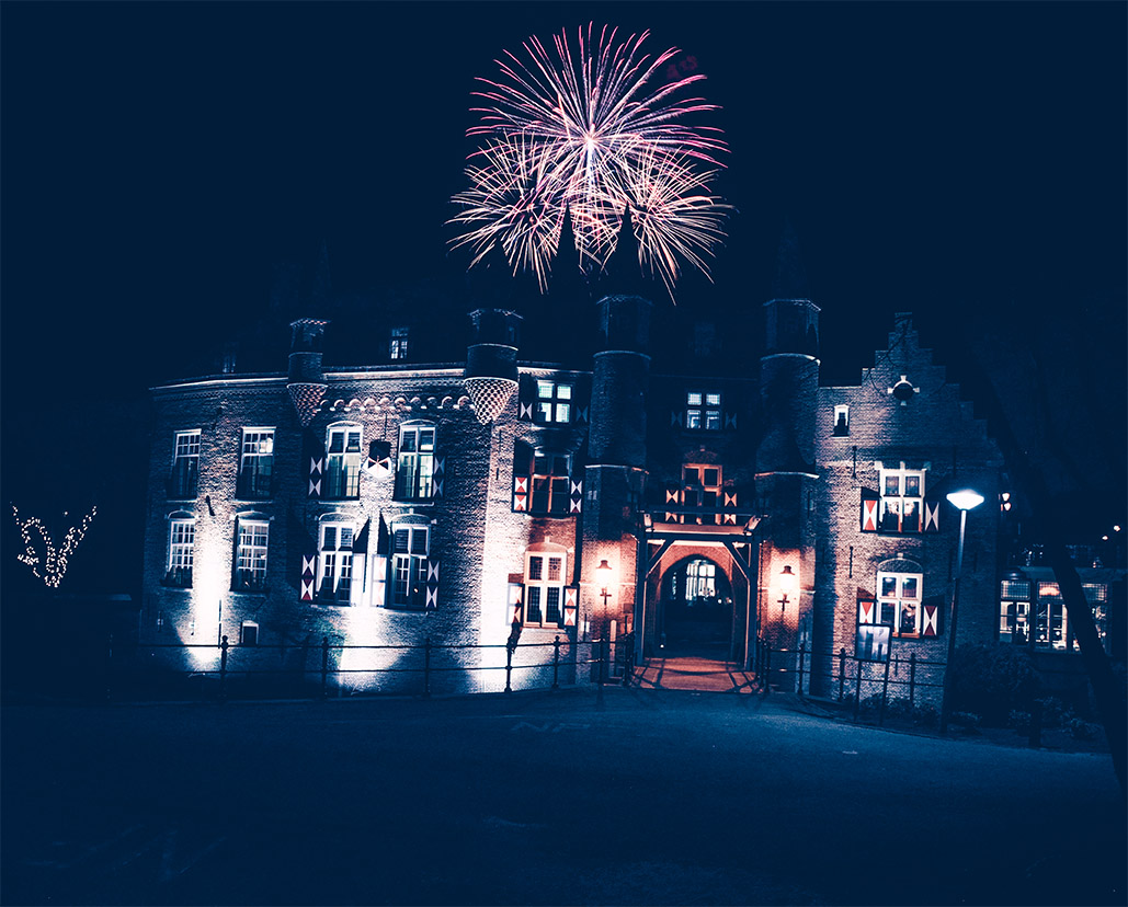 kasteel met vuurwerk