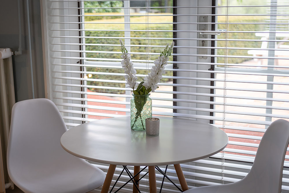 tafel en stoelen tuinsuite kasteel maurick