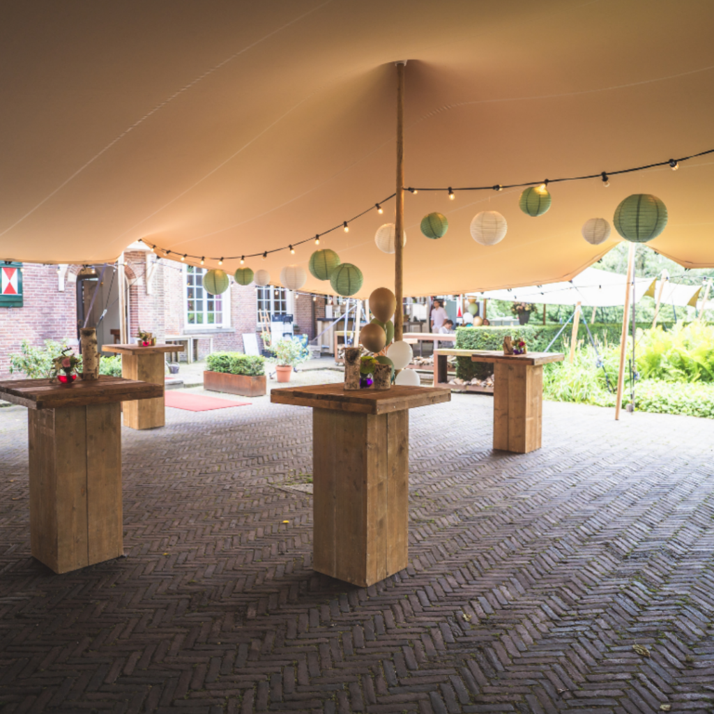 Versierde tent